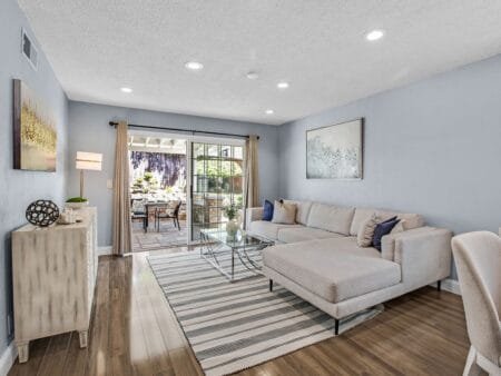 Căn hộ 656 Youngs Court, San Jose, CA 95127 - nhamycali.com