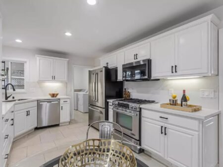 331 S Genevieve Ln San Jose CA 95128 12