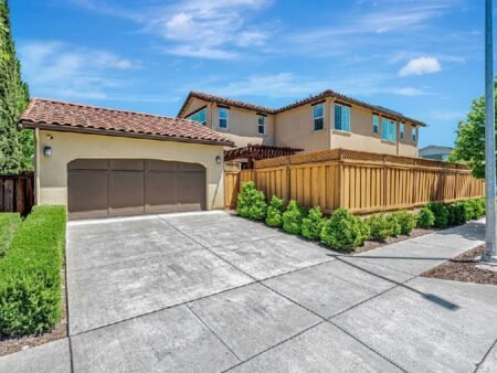195 Peral Avenue Morgan Hill California 95037 62