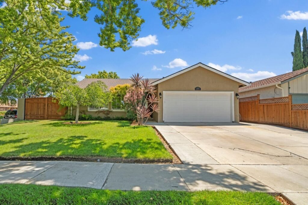 Nhà 3PN Đắc Địa Blossom Valley, Vườn đẹp, Trường Tốt | 6230 Mahan Dr, CA 95123 Single-family3PN Đắc Địa Blossom Valley, View Đồi, Trường Tốt | 6230 Mahan Dr, San Jose, CA 95123