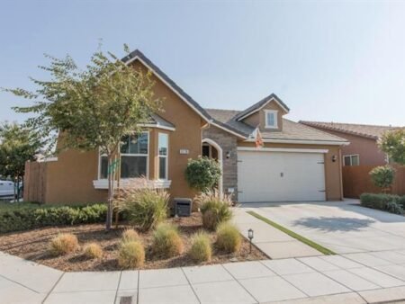 3776 Saginaw Ave Clovis CA 93619 4