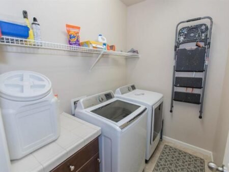 3776 Saginaw Ave Clovis CA 93619 42