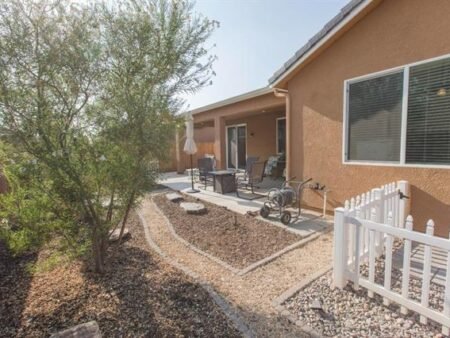 3776 Saginaw Ave Clovis CA 93619 44