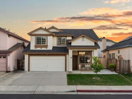 Single Family Home 4PN Cao Cấp Northwest Gilroy, Rộng Rãi Gần Tiện Ích | 820 Woodcreek Way, CA 95020