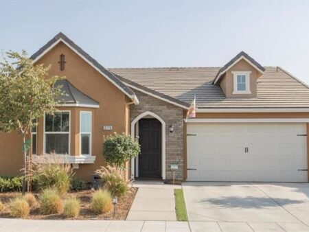 Single-family home 3PN khu East Clovis, Trường Tốt, Đắc Địa | 3776 Saginaw Ave, CA 93619