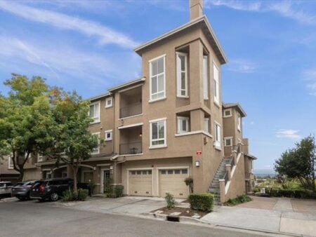 Townhome 3PN Cao Cấp Communications Hill, View Núi Đẹp, Hồ Bơi | Marble Arch Ave, San Jose, CA 95136