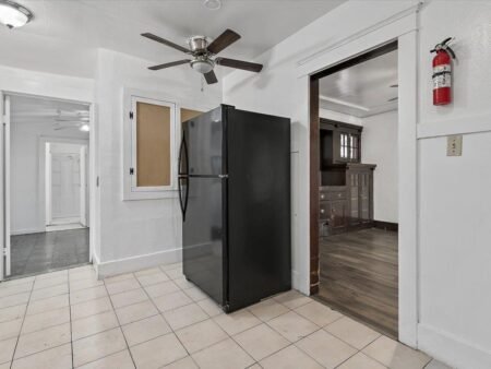 Nhà Vintage 3PN Đắc Địa Gần SJSU, Zoning RM, Lô Đất Rộng | 763 S 11th St, CA 95112 763 S 11Th Street San Jose California 95112 60