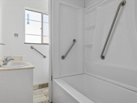 Nhà Vintage 3PN Đắc Địa Gần SJSU, Zoning RM, Lô Đất Rộng | 763 S 11th St, CA 95112 763 S 11Th Street San Jose California 95112 65