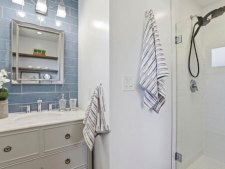 1392 Mantelli DriveGilroy CA 95020 5 9