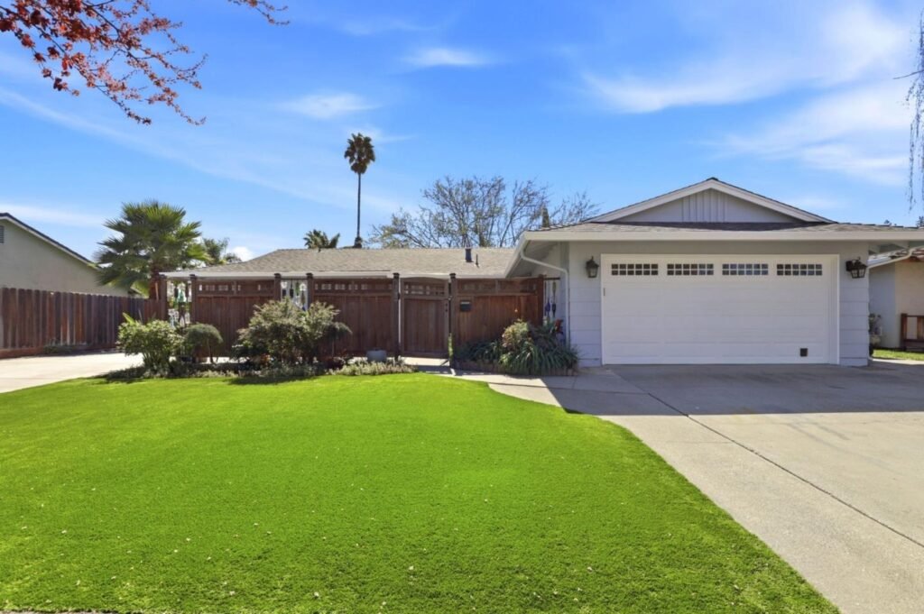 Nhà Đẹp 4PN Gilroy, Vườn Xinh, Gần Trung Tâm | 1392 Mantelli Drive, CA 95020