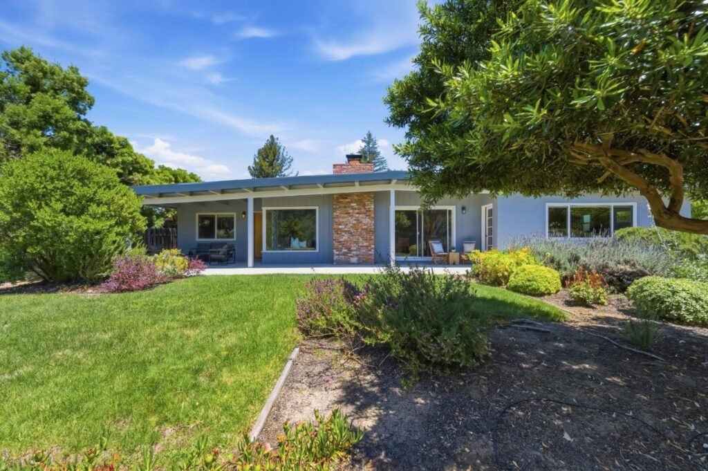 Nhà Ranch 3PN Ladera Cao Cấp, View đẹp, Trường Top | 221 W Floresta Way, CA 94028 Nhà Ranch 3PN Ladera Cao Cấp, View đẹp, Trường Top | 221 W Floresta Way, Portola Valley, CA 94028