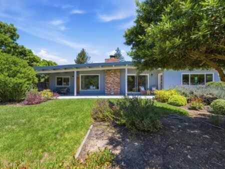 Nhà Ranch 3PN Ladera Cao Cấp, View đẹp, Trường Top | 221 W Floresta Way, CA 94028 get