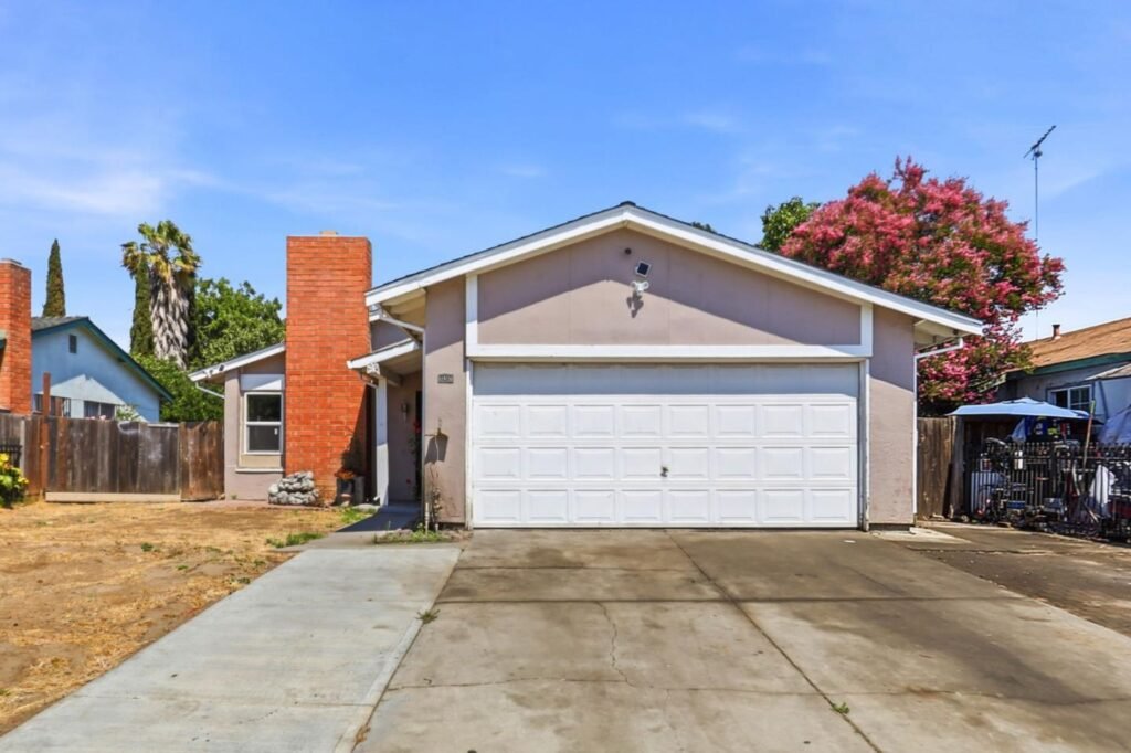 Nhà đẹp 3PN East San Jose, sân rộng, đắc địa | 1575 Denali Way, San Jose, CA 95122