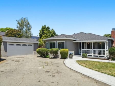 Nhà 3PN Gần Rose Garden Lot Lớn Tiềm Năng ADU | Walnut Grove, CA 95126 1895 Walnut Grove Avenue San Jose California 95126 2