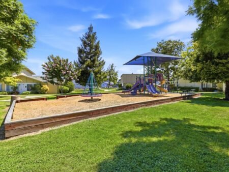 Townhouse 2PN Blossom Valley đắc địa, gần VTA, Oakridge | 5532 Don Octavio Ct, CA 95123 5532 Don Octavio Court San Jose Ca 95123 91