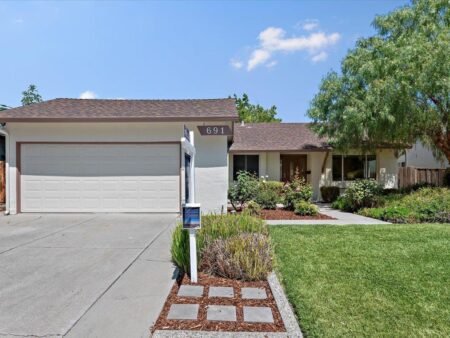 Nhà trệt 5PN Blossom Valley, gần Oakridge, sân rộng | 691 Albion Dr, San Jose, CA 95136
