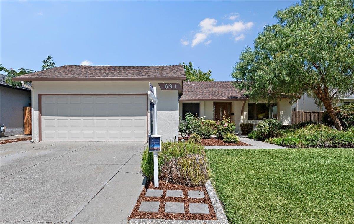 Nhà trệt 5PN Blossom Valley, gần Oakridge, sân rộng | 691 Albion Dr, San Jose, CA 95136