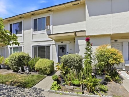 Townhouse 2PN Blossom Valley đắc địa, gần VTA, Oakridge | 5532 Don Octavio Ct, CA 95123 Townhouse 2PN Blossom Valley đắc địa, gần VTA, Oakridge | 5532 Don Octavio Ct, CA 95123