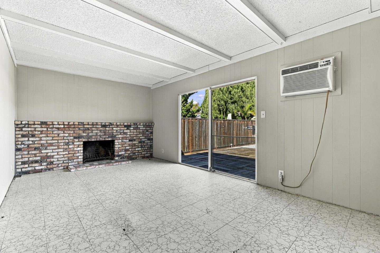 Nhà 4PN Berryessa đắc địa, hồ bơi, gần trường tốt | 1512 Queens Crossing Dr, CA 95132 1512 Queens Crossing Drive, San Jose, CA 95132 - ảnh số 8 trong album nguồn