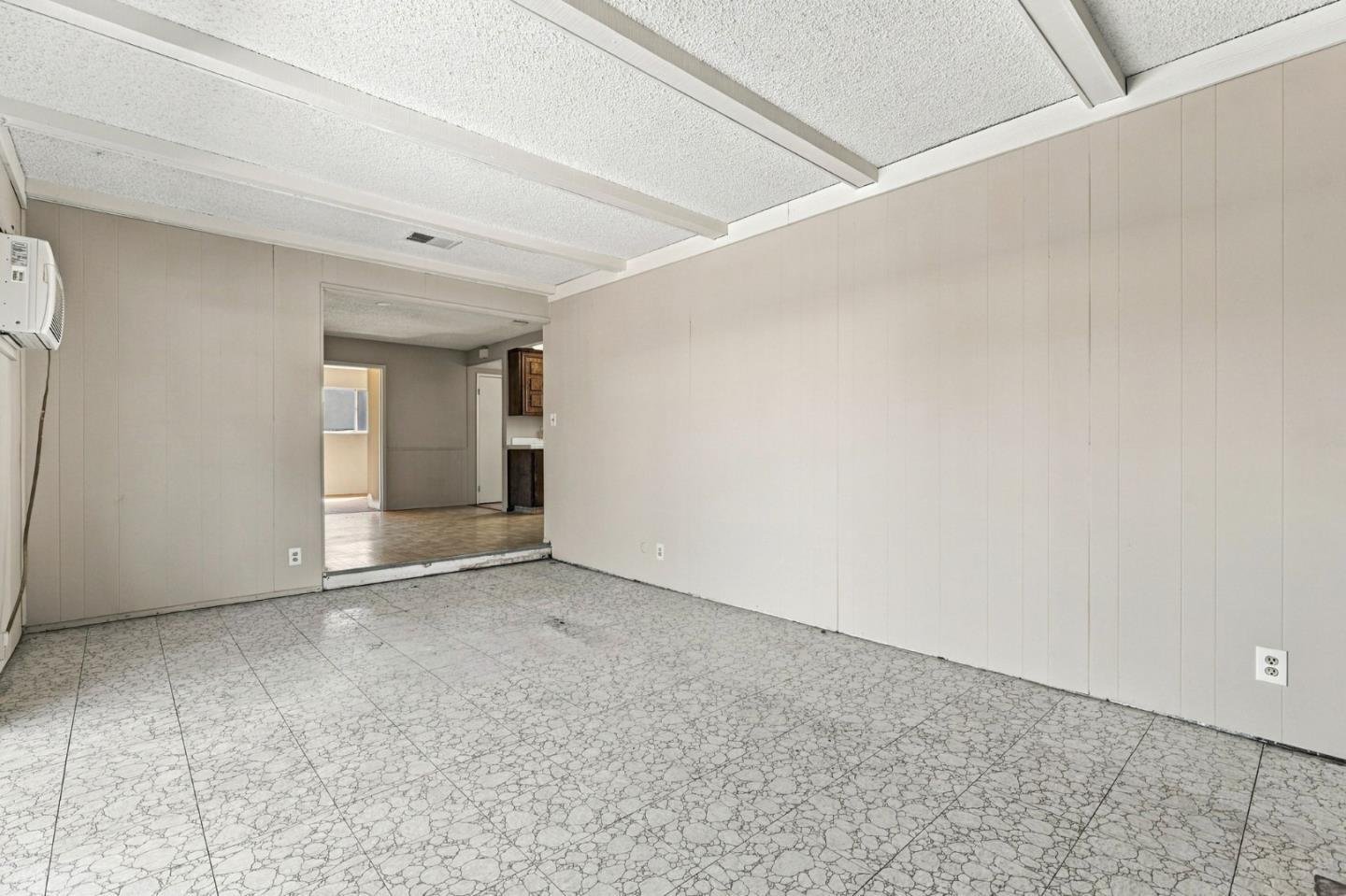 Nhà 4PN Berryessa đắc địa, hồ bơi, gần trường tốt | 1512 Queens Crossing Dr, CA 95132 1512 Queens Crossing Drive, San Jose, CA 95132 - ảnh số 10 trong album nguồn