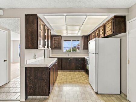 Nhà 4PN Berryessa đắc địa, hồ bơi, gần trường tốt | 1512 Queens Crossing Dr, CA 95132 1512 Queens Crossing Drive, San Jose, CA 95132 - ảnh số 12 trong album nguồn