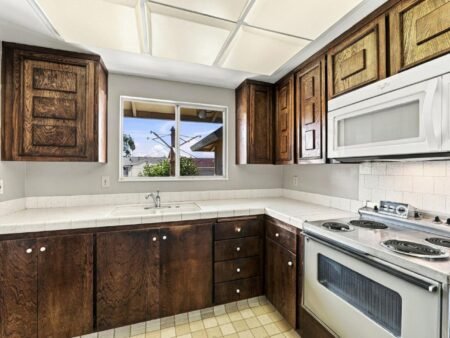 Nhà 4PN Berryessa đắc địa, hồ bơi, gần trường tốt | 1512 Queens Crossing Dr, CA 95132 1512 Queens Crossing Drive, San Jose, CA 95132 - ảnh số 14 trong album nguồn