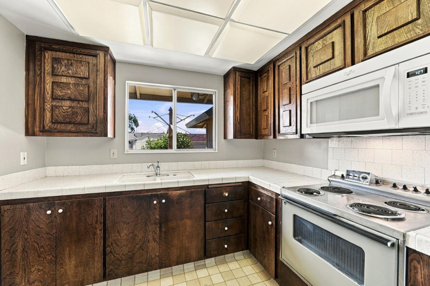 Nhà 4PN Berryessa đắc địa, hồ bơi, gần trường tốt | 1512 Queens Crossing Dr, CA 95132 1512 Queens Crossing Drive, San Jose, CA 95132 - ảnh số 14 trong album nguồn