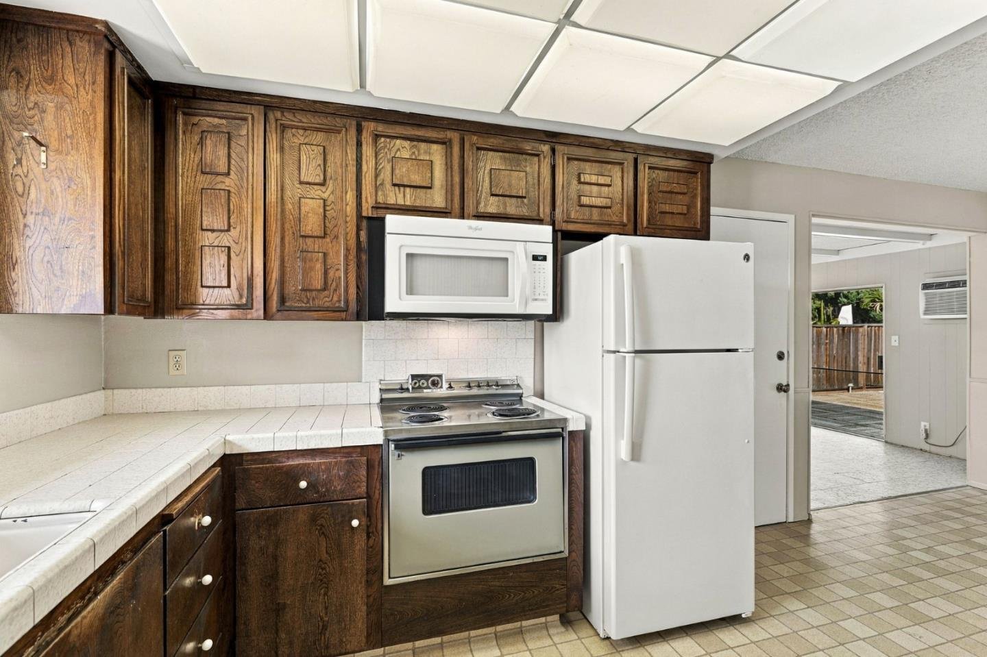 Nhà 4PN Berryessa đắc địa, hồ bơi, gần trường tốt | 1512 Queens Crossing Dr, CA 95132 1512 Queens Crossing Drive, San Jose, CA 95132 - ảnh số 15 trong album nguồn