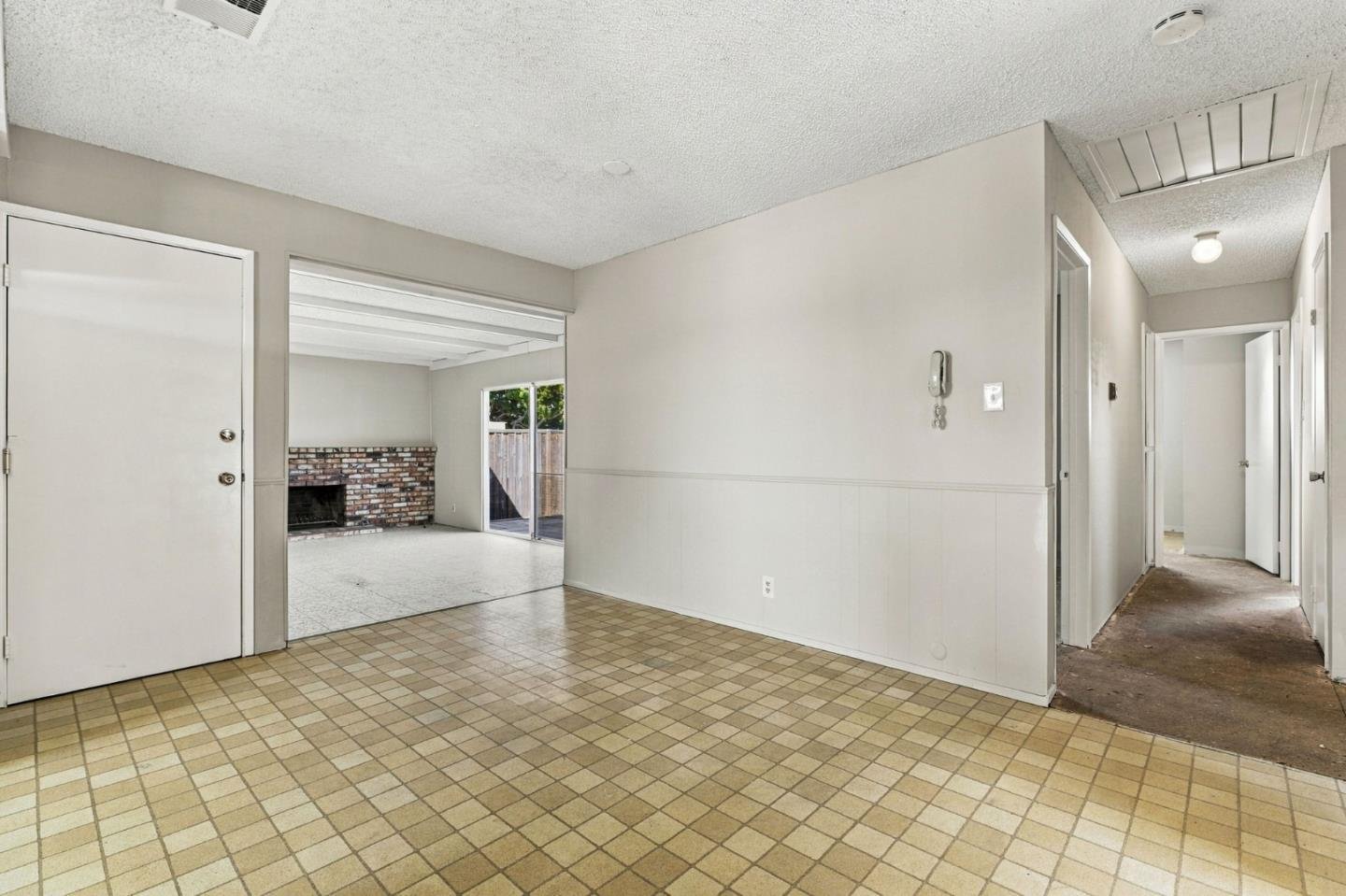Nhà 4PN Berryessa đắc địa, hồ bơi, gần trường tốt | 1512 Queens Crossing Dr, CA 95132 1512 Queens Crossing Drive, San Jose, CA 95132 - ảnh số 17 trong album nguồn