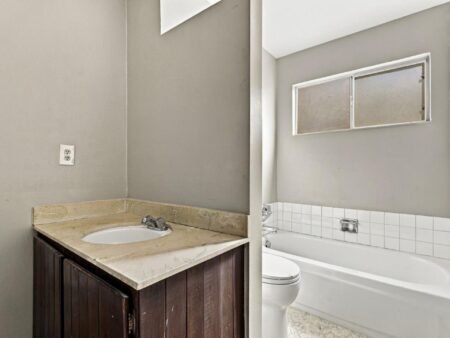 Nhà 4PN Berryessa đắc địa, hồ bơi, gần trường tốt | 1512 Queens Crossing Dr, CA 95132 1512 Queens Crossing Drive, San Jose, CA 95132 - ảnh số 21 trong album nguồn