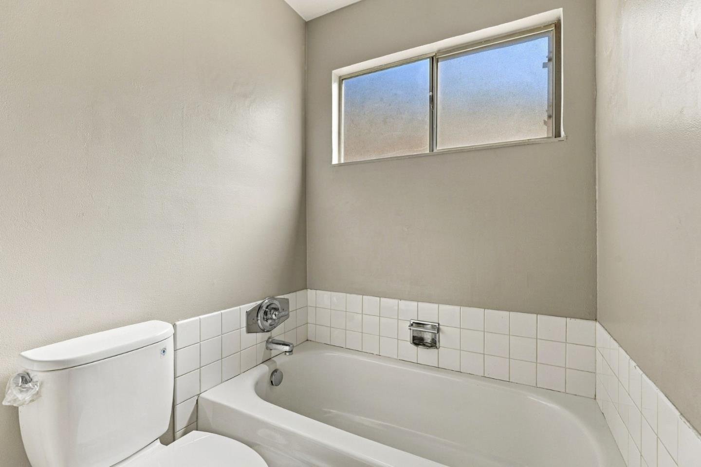 Nhà 4PN Berryessa đắc địa, hồ bơi, gần trường tốt | 1512 Queens Crossing Dr, CA 95132 1512 Queens Crossing Drive, San Jose, CA 95132 - ảnh số 22 trong album nguồn