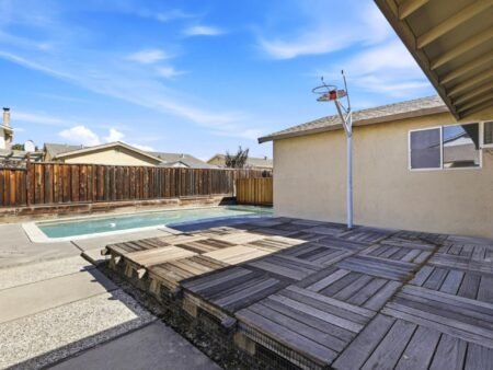 Nhà 4PN Berryessa đắc địa, hồ bơi, gần trường tốt | 1512 Queens Crossing Dr, CA 95132 1512 Queens Crossing Drive, San Jose, CA 95132 - ảnh số 31 trong album nguồn