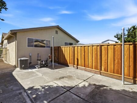 Nhà 4PN Berryessa đắc địa, hồ bơi, gần trường tốt | 1512 Queens Crossing Dr, CA 95132 1512 Queens Crossing Drive, San Jose, CA 95132 - ảnh số 39 trong album nguồn