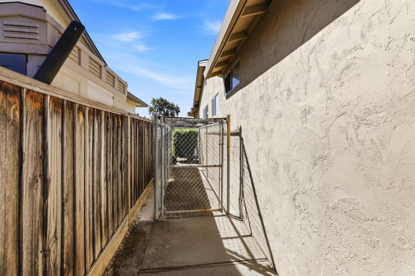 Nhà 4PN Berryessa đắc địa, hồ bơi, gần trường tốt | 1512 Queens Crossing Dr, CA 95132 1512 Queens Crossing Drive, San Jose, CA 95132 - ảnh số 40 trong album nguồn