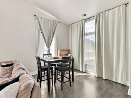 Nhà biệt lập 4PN Hollister, gần công viên, tiện mua sắm | 201 Le Chateau Drive, CA 95023 201 Le Chateau Drive, Hollister, CA 95023 - ảnh số 6 trong album nguồn