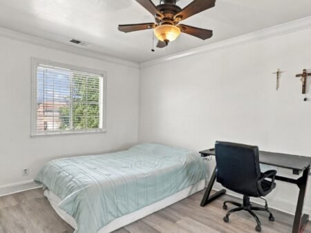 Nhà biệt lập 4PN Hollister, gần công viên, tiện mua sắm | 201 Le Chateau Drive, CA 95023 201 Le Chateau Drive, Hollister, CA 95023 - ảnh số 12 trong album nguồn