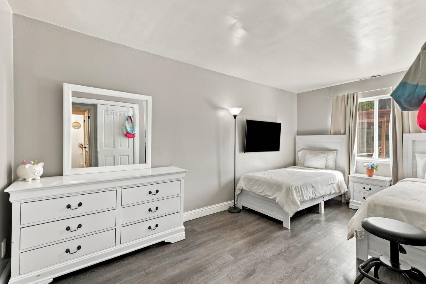 Nhà biệt lập 4PN Hollister, gần công viên, tiện mua sắm | 201 Le Chateau Drive, CA 95023 201 Le Chateau Drive, Hollister, CA 95023 - ảnh số 15 trong album nguồn