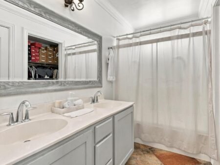Nhà biệt lập 4PN Hollister, gần công viên, tiện mua sắm | 201 Le Chateau Drive, CA 95023 201 Le Chateau Drive, Hollister, CA 95023 - ảnh số 16 trong album nguồn