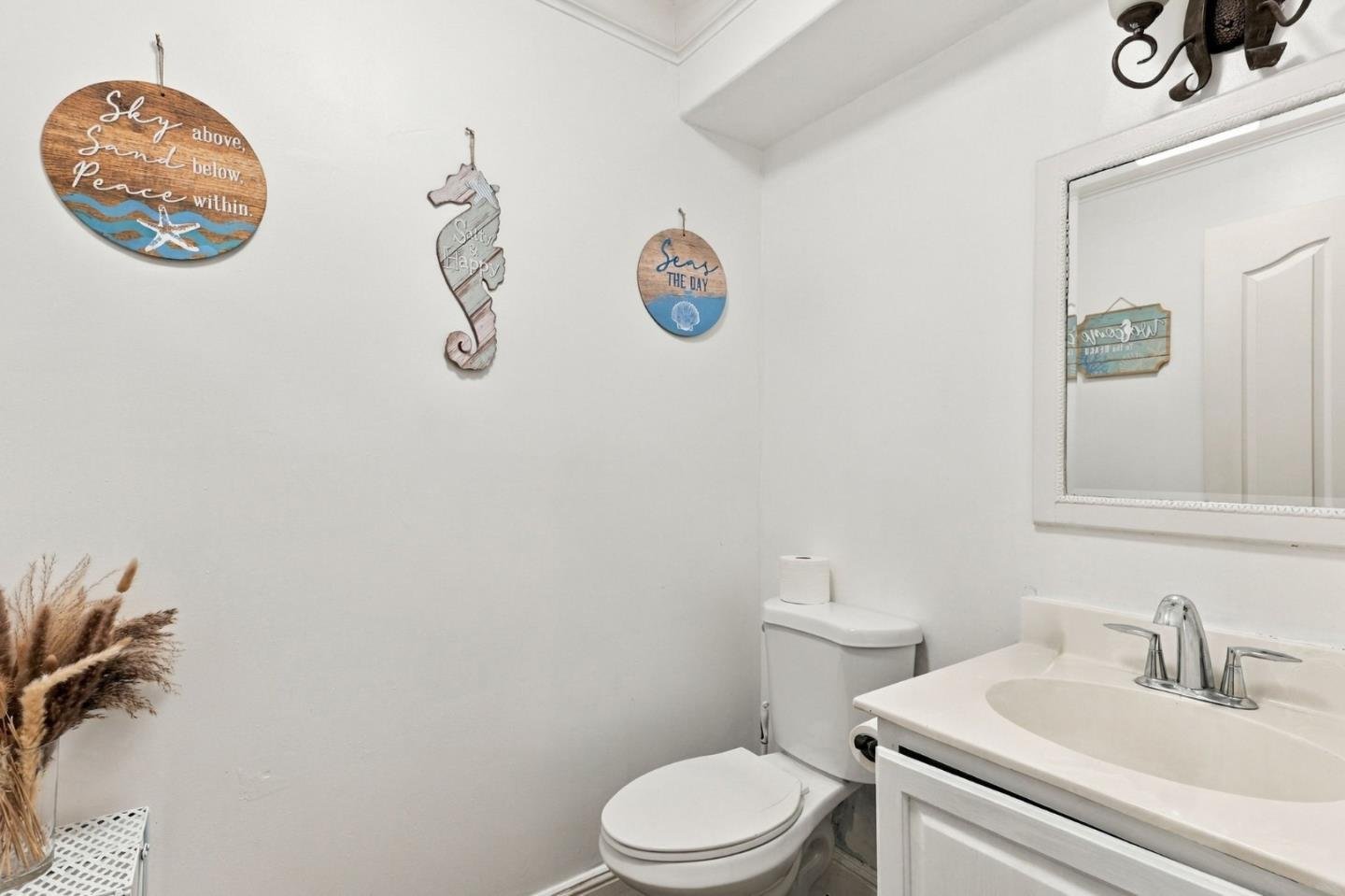 Nhà biệt lập 4PN Hollister, gần công viên, tiện mua sắm | 201 Le Chateau Drive, CA 95023 201 Le Chateau Drive, Hollister, CA 95023 - ảnh số 18 trong album nguồn