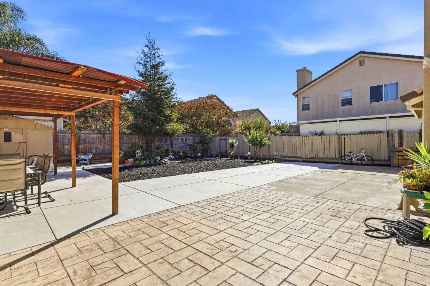 Nhà biệt lập 4PN Hollister, gần công viên, tiện mua sắm | 201 Le Chateau Drive, CA 95023 201 Le Chateau Drive, Hollister, CA 95023 - ảnh số 19 trong album nguồn