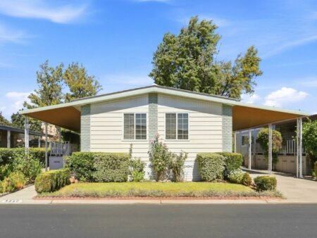 Nhà rộng 2PN Woodbridge 55+, gần Eastridge, đắc địa | 3040 Oakbridge Dr, CA 95121 3040 Oakbridge Dr 3040 San Jose CA 95121 0
