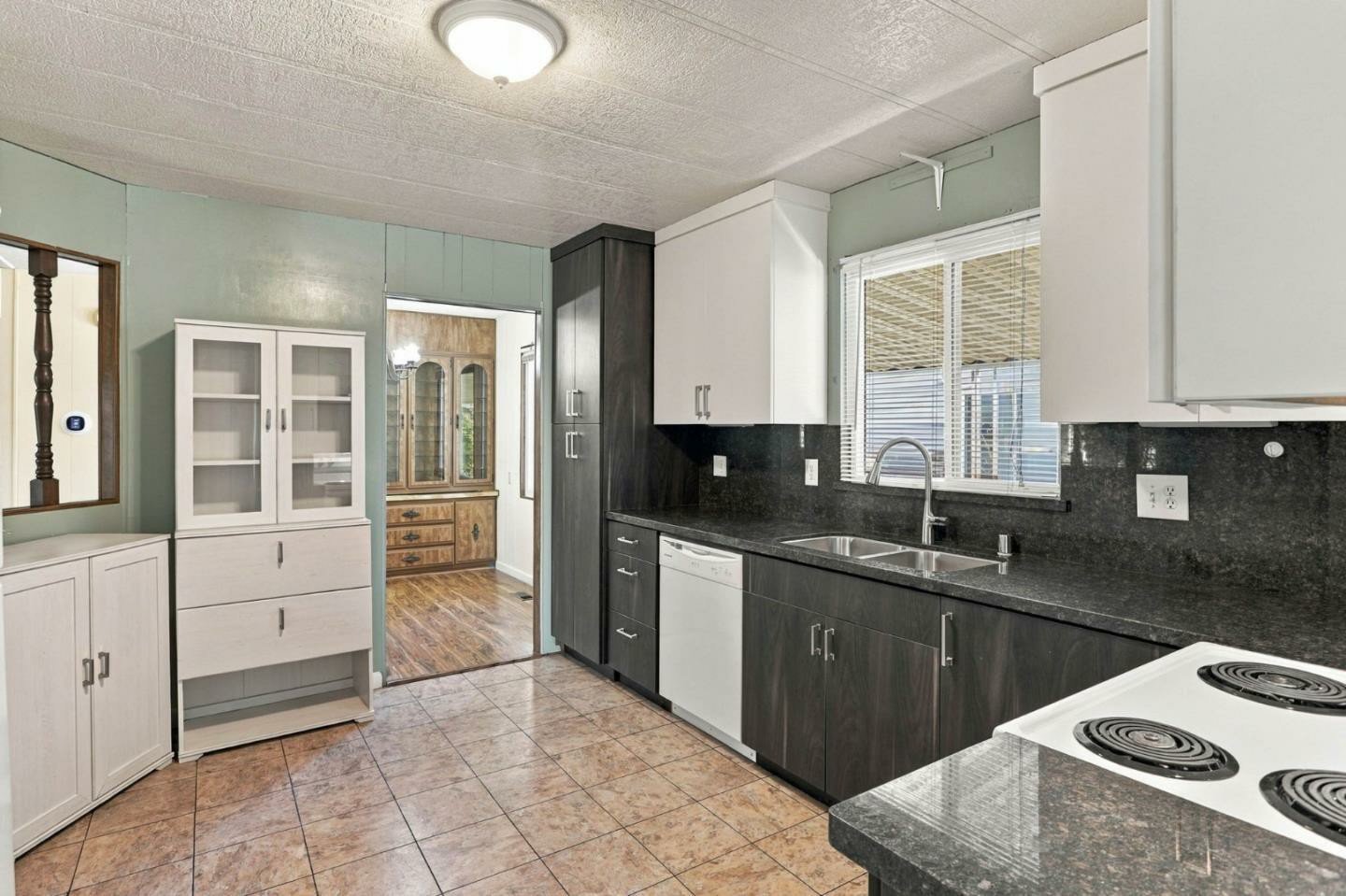 Nhà rộng 2PN Woodbridge 55+, gần Eastridge, đắc địa | 3040 Oakbridge Dr, CA 95121 Nhà rộng 2PN Woodbridge 55+, gần Eastridge, đắc địa | 3040 Oakbridge Dr, CA 95121