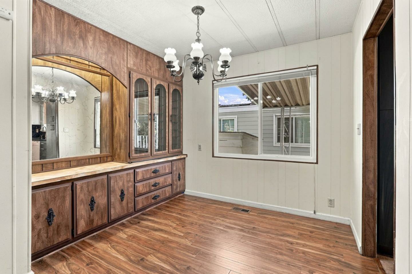 Nhà rộng 2PN Woodbridge 55+, gần Eastridge, đắc địa | 3040 Oakbridge Dr, CA 95121 Nhà rộng 2PN Woodbridge 55+, gần Eastridge, đắc địa | 3040 Oakbridge Dr, CA 95121
