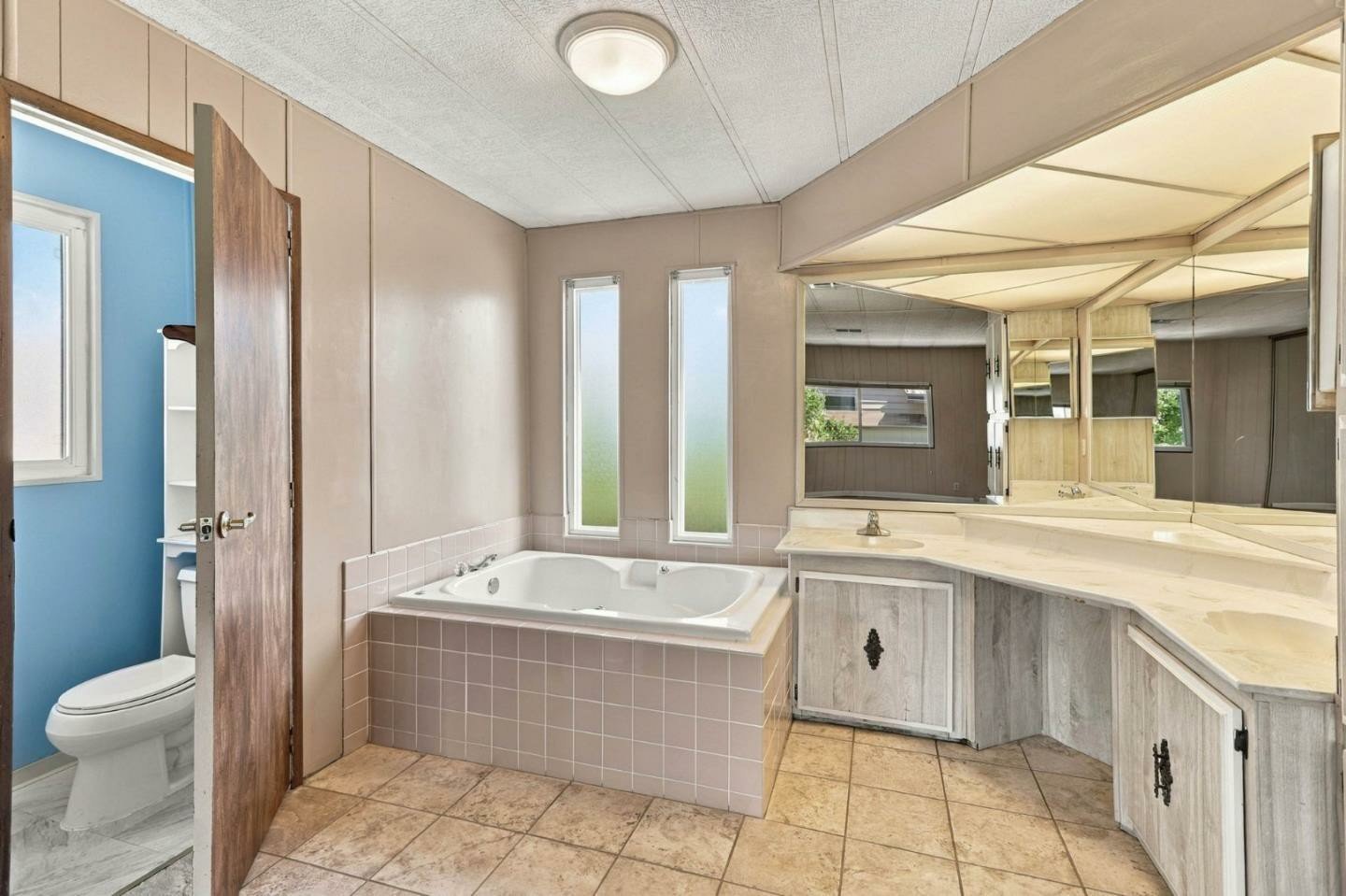 Nhà rộng 2PN Woodbridge 55+, gần Eastridge, đắc địa | 3040 Oakbridge Dr, CA 95121 Nhà rộng 2PN Woodbridge 55+, gần Eastridge, đắc địa | 3040 Oakbridge Dr, CA 95121