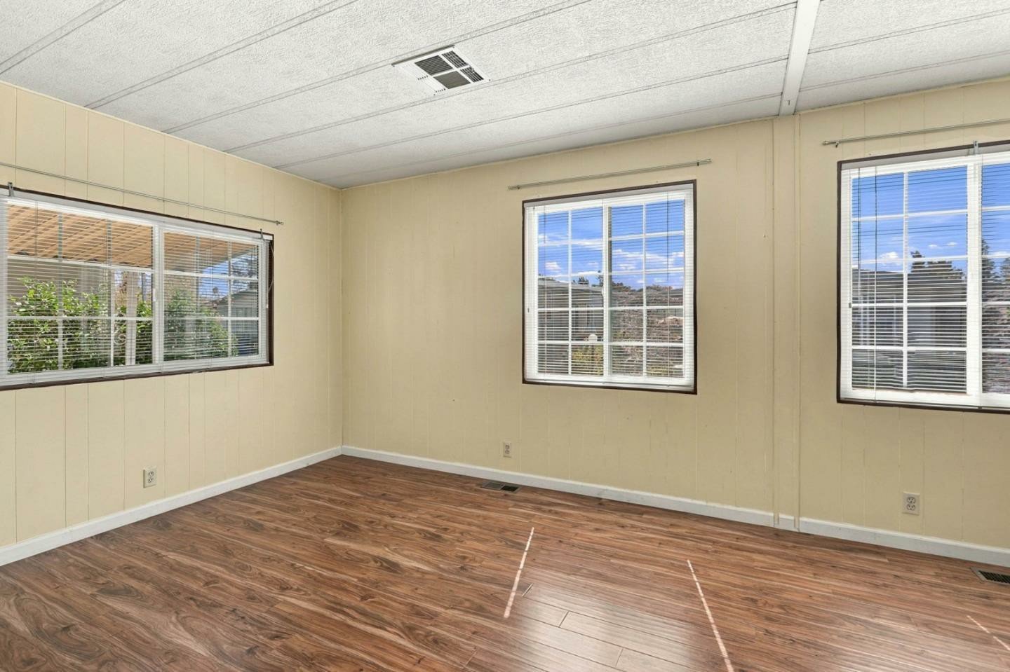 Nhà rộng 2PN Woodbridge 55+, gần Eastridge, đắc địa | 3040 Oakbridge Dr, CA 95121 Nhà rộng 2PN Woodbridge 55+, gần Eastridge, đắc địa | 3040 Oakbridge Dr, CA 95121