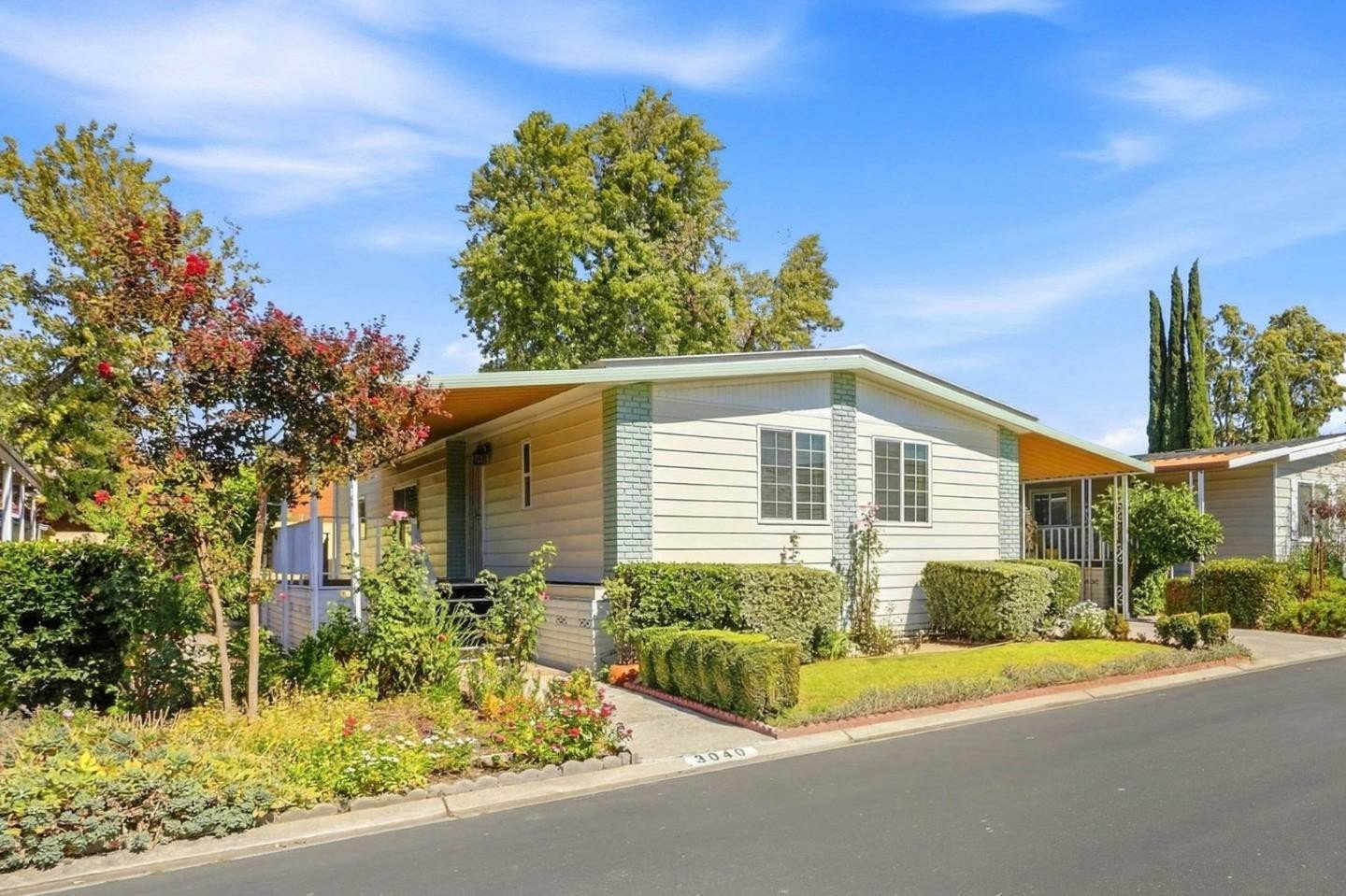Nhà rộng 2PN Woodbridge 55+, gần Eastridge, đắc địa | 3040 Oakbridge Dr, CA 95121 Nhà rộng 2PN Woodbridge 55+, gần Eastridge, đắc địa | 3040 Oakbridge Dr, CA 95121
