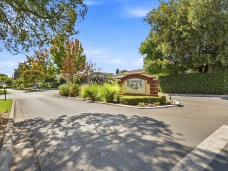Nhà rộng 2PN Woodbridge 55+, gần Eastridge, đắc địa | 3040 Oakbridge Dr, CA 95121 3040 Oakbridge Dr 3040 San Jose CA 95121 26