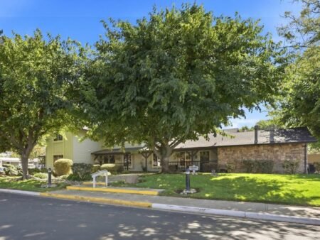 Nhà rộng 2PN Woodbridge 55+, gần Eastridge, đắc địa | 3040 Oakbridge Dr, CA 95121 3040 Oakbridge Dr 3040 San Jose CA 95121 28
