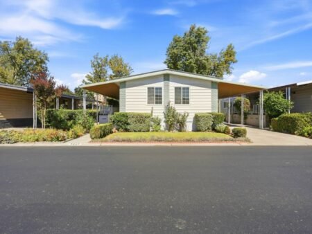 Nhà rộng 2PN Woodbridge 55+, gần Eastridge, đắc địa | 3040 Oakbridge Dr, CA 95121 3040 Oakbridge Dr 3040 San Jose CA 95121 4