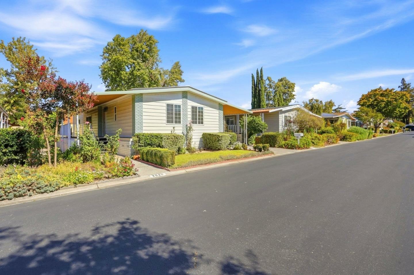 Nhà rộng 2PN Woodbridge 55+, gần Eastridge, đắc địa | 3040 Oakbridge Dr, CA 95121 Nhà rộng 2PN Woodbridge 55+, gần Eastridge, đắc địa | 3040 Oakbridge Dr, CA 95121